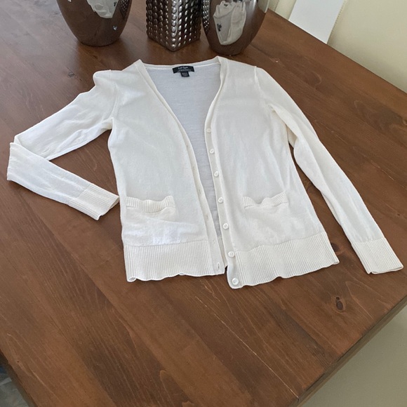 Hudson Jeans Sweaters - Chandails en cashmere at 45$ , coulor gray and black .